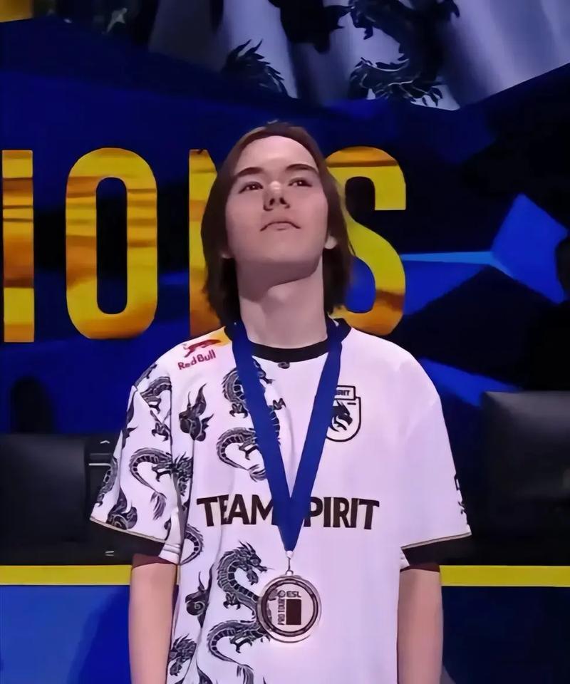 无缘登峰组！RNG成为2024LPL夏季赛第一个跌入涅槃组的队伍