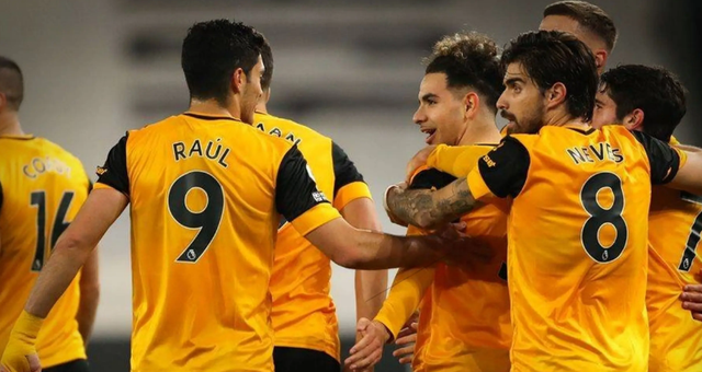 第三局为什么选豹女？ rookie ：选豹女就是自己玩，给我拖时间发育